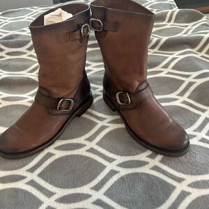 Frye, Veronica Short Slouchy Boot, 8.5, Stone - Tonara